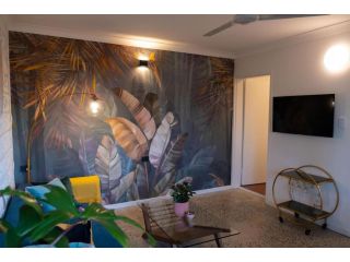 The Tropicana Courtyard Apartment, Cairns North - 3
