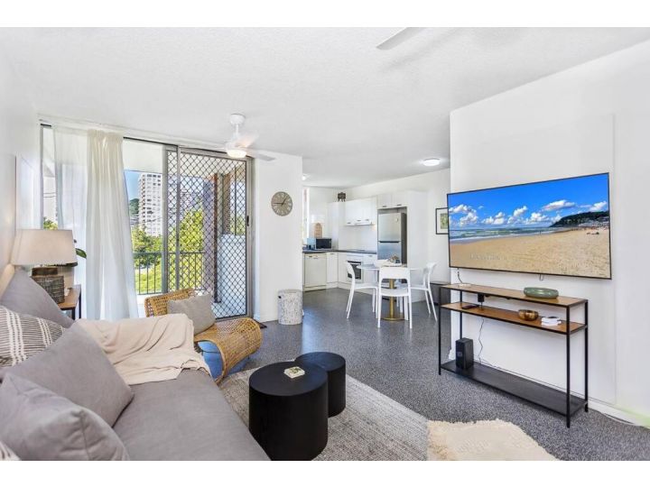 THE ULTIMATE BEACH PAD // BURLEIGH HEADS Apartment, Gold Coast - imaginea 4