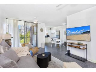 THE ULTIMATE BEACH PAD // BURLEIGH HEADS Apartment, Gold Coast - 4