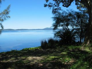 The Ultimate Holiday Retreat - Pets Welcome Guest house, Tea Gardens - 3