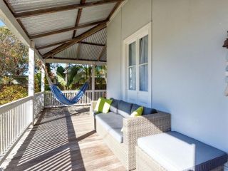 The Ultimate Holiday Retreat - Pets Welcome Guest house, Tea Gardens - 1