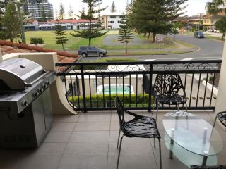 The Ultimate Relax & Chill Out Aparthotel, Gold Coast - 2