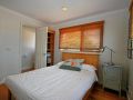 The View, 16 McLure Circuit Guest house, Jindabyne - thumb 5