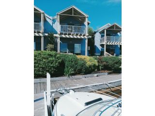 The View - Captains Cove Waterfront Resort Guest house, Paynesville - 4