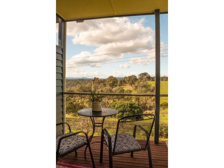 The views!Lovely apartment on acreage with magnificent views Apartment, Victoria - imaginea 12