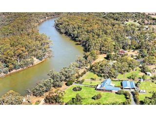 The Waterfront - Echuca Holiday Homes Guest house, Echuca - 2