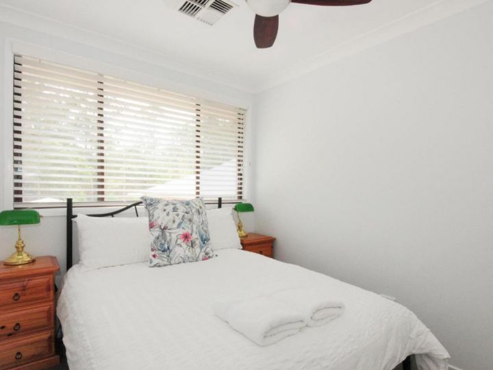 The Waterfront Jervis Bay Rentals Guest house, New South Wales - imaginea 12