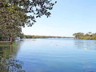 The Waterfront Jervis Bay Rentals Guest house, New South Wales - 1