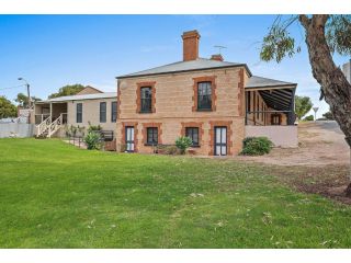 The Wellington Courthouse in South Australia Guest house, South Australia - 1