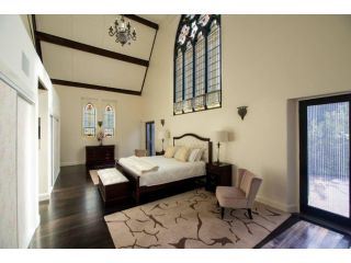 The Wesley - Stunning Renovated Church Guest house, Echuca - 3