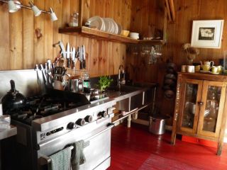 The Woolshed and Farmhouse Blue, Bruny Island Guest house, Bruny Island - 1