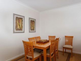 Three Bedroom Townhouse Guest house, Hawks Nest - 1