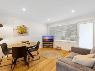 Thurlow Avenue 49 Unit 1 Guest house, Nelson Bay - 4