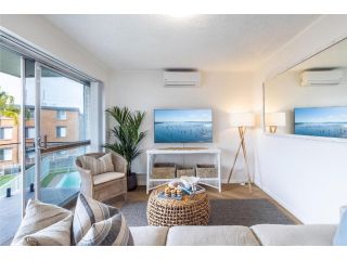 Thurlow Lodge 7 6 Thurlow Avenue beautifully styled unit with WiFi views and pool Apartment, Nelson Bay - 1