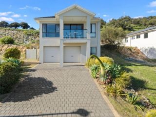 Ticky's Dream - 18 Turnberry Drive Guest house, Normanville - 1