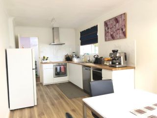 Scullin 3BR House, Free WiFi, Netflix, Parking Guest house, New South Wales - 3