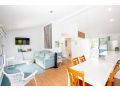 Timbin 28 - FULLY AIR CON - MODERN HOUSE, CLOSE TO BEACH AND SHOPS Guest house, Point Lookout - thumb 6