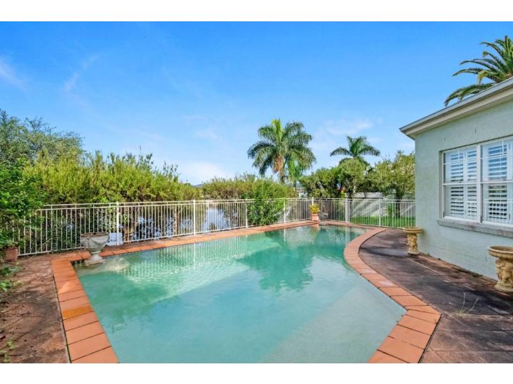 Timeless A 90s Waterfront Mansion Guest house, Gold Coast - imaginea 12