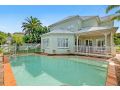 Timeless A 90s Waterfront Mansion Guest house, Gold Coast - thumb 1