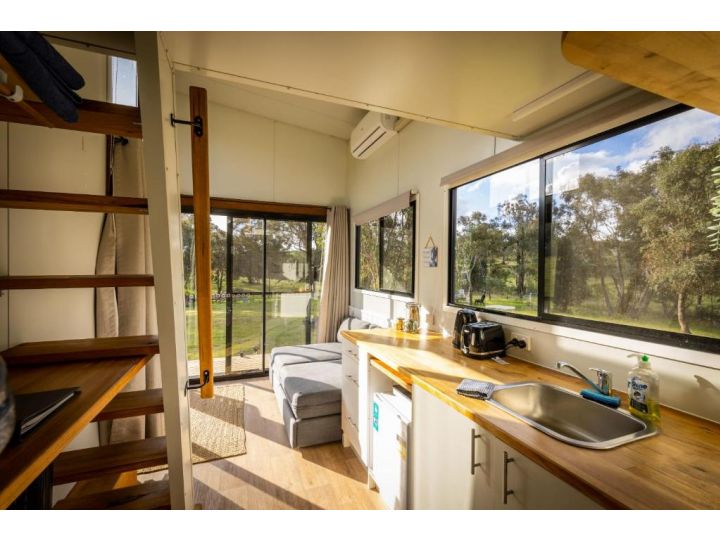 Tiny House Farmstay at Dreams Alpaca Farm - A Windeyer Outback Experience Guest house, New South Wales - imaginea 6