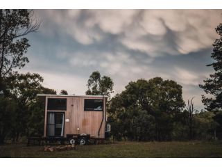 Tiny House Farmstay at Dreams Alpaca Farm - A Windeyer Outback Experience Guest house, New South Wales - 1