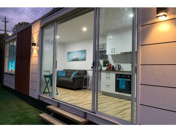 Tiny House in Belconnen 1BR Self Contained Wine Netflix Wifi Guest house, New South Wales - imaginea 3