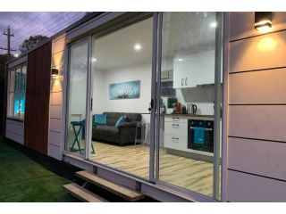 Tiny House in Belconnen 1BR Self Contained Wine Netflix Wifi Guest house, New South Wales - 3