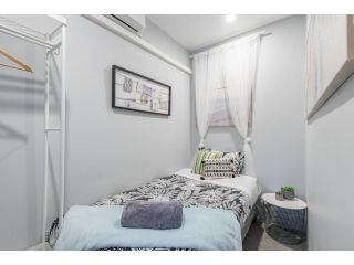 Tiny Private Single Bed With In Sydney CBD Near Train UTS DarlingHar&ICC&Chinatown 1 - ROOM ONLY Apartment, Sydney - 2