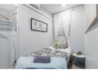 Tiny Private Single Bed With In Sydney CBD Near Train UTS DarlingHar&ICC&Chinatown 1 - ROOM ONLY Apartment, Sydney - 2