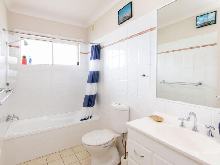 Tokelau Townhouse 1 Guest house, Tuncurry - imaginea 9