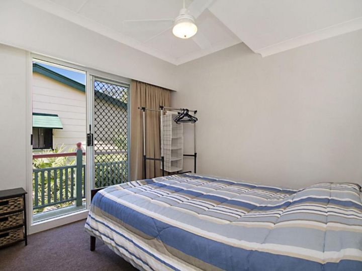 Tondio Terrace Flat 1 - Neat and tidy budget accommodation, easy walk to the beach Apartment, Gold Coast - imaginea 3