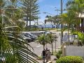 Tondio Terrace Flat 1 - Neat and tidy budget accommodation, easy walk to the beach Apartment, Gold Coast - thumb 7