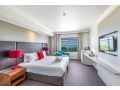 &#x27;Top Horizons&#x27; Resort style Stay with Pool & Ocean Views Apartment, Darwin - thumb 2