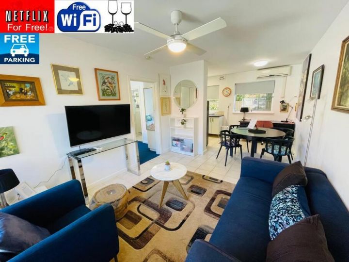 TOP LOCATION CONVENIENT QUIET WIFI NETFLIX WINE Apartment, Perth - imaginea 2