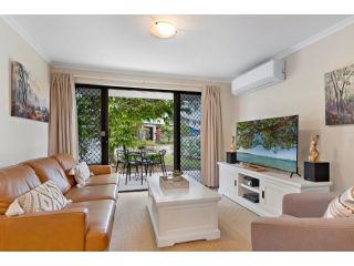 Relax and unwind in 2 Bedroom Townhouse Apartment, Noosaville - 2