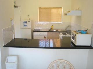 Tradewinds McLeod Holiday Apartments Aparthotel, Cairns - 3
