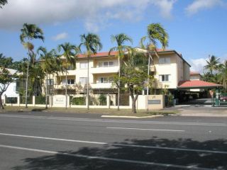 Tradewinds McLeod Holiday Apartments Aparthotel, Cairns - 2