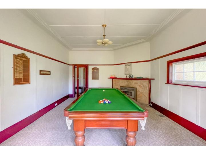 TRADITIONAL MOUNTAIN HOME // POOL TABLE Guest house, Leura - imaginea 1