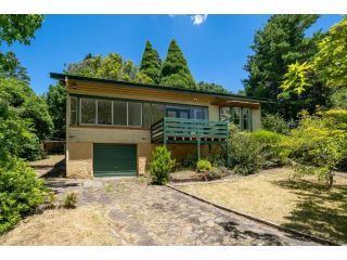 TRADITIONAL MOUNTAIN HOME // POOL TABLE Guest house, Leura - 3