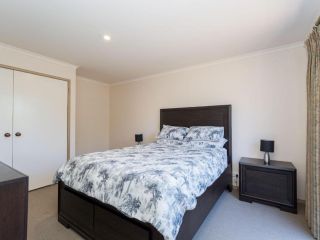TRALEE BEACH HOUSE WIFI and LINEN Included Guest house, Inverloch - 4