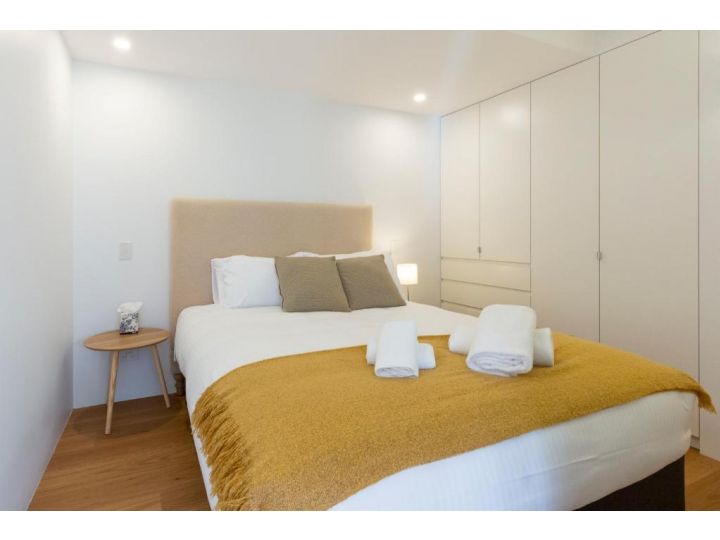 2 BEDROOM BRAND NEW APT // MOMENTS FROM RNSH Apartment, Sydney - imaginea 7
