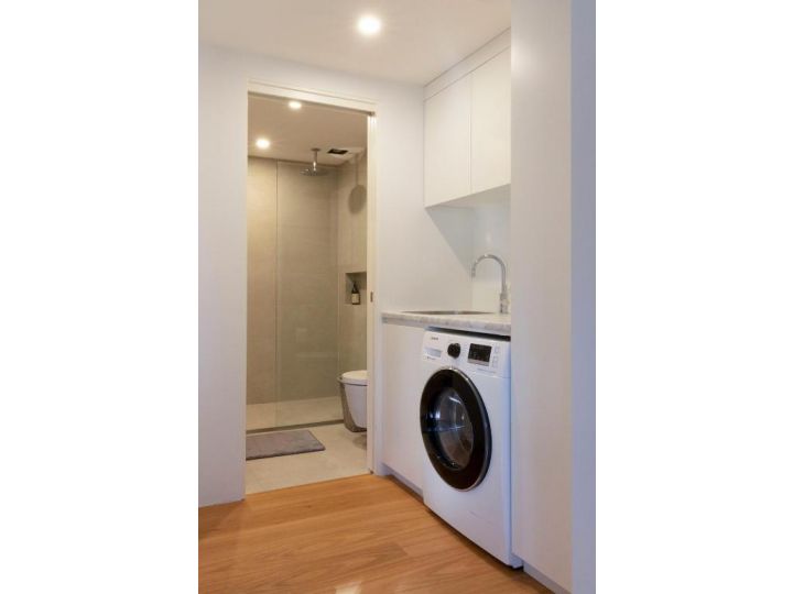 2 BEDROOM BRAND NEW APT // MOMENTS FROM RNSH Apartment, Sydney - imaginea 11