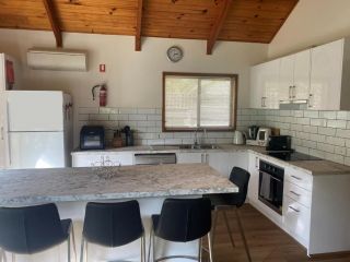 Tranquil on Churchill Linen included Pet friendly WIFI Guest house, Inverloch - 3