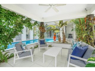 Tranquil Waters: Luxury Retreat in Oceans Edge Guest house, Palm Cove - 1