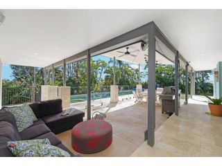 Treetop Retreat - family home with pool and spa Guest house, Port Macquarie - 3