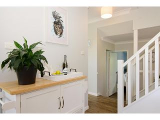 Treetops - Newly renovated, in the village! Guest house, Kangaroo Valley - 3