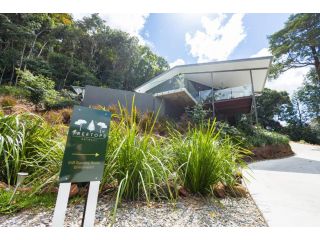 Treetops Retreat Guest house, Queensland - 4