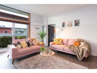 Trendy 2 Bed Apartment in the heart of St Kilda Apartment, Melbourne - 2