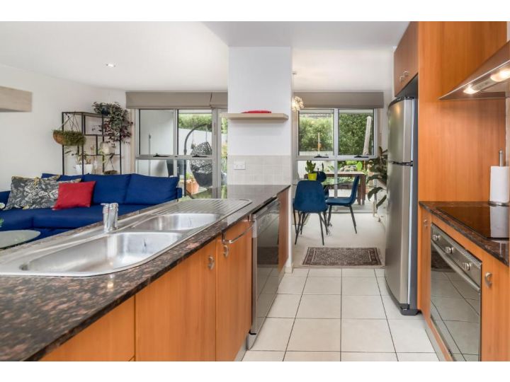 Trendy Braddon 1-Bed Apartment with Lush Courtyard Apartment, Canberra - imaginea 8
