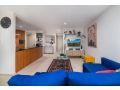 Trendy Braddon 1-Bed Apartment with Lush Courtyard Apartment, Canberra - thumb 2